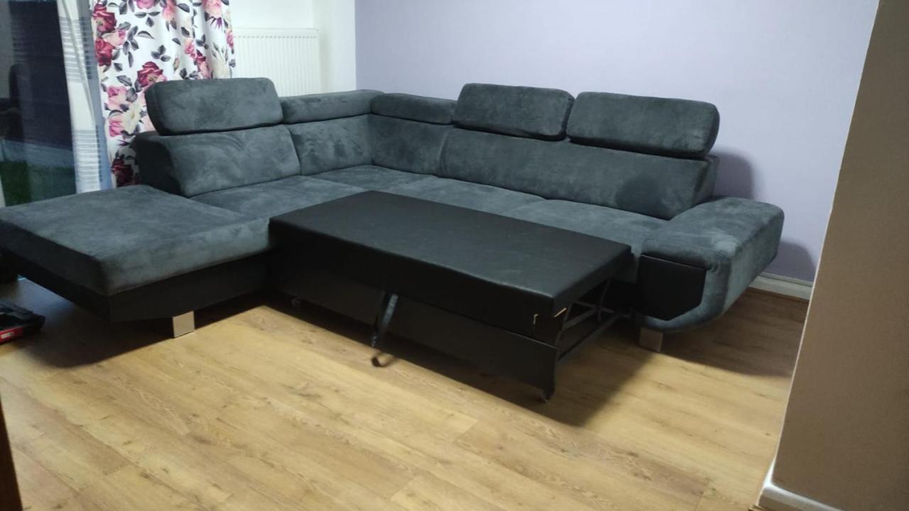 3 Bed House In Walsall, Perfect For Contractors & Leisure & Free Parking Esterno foto